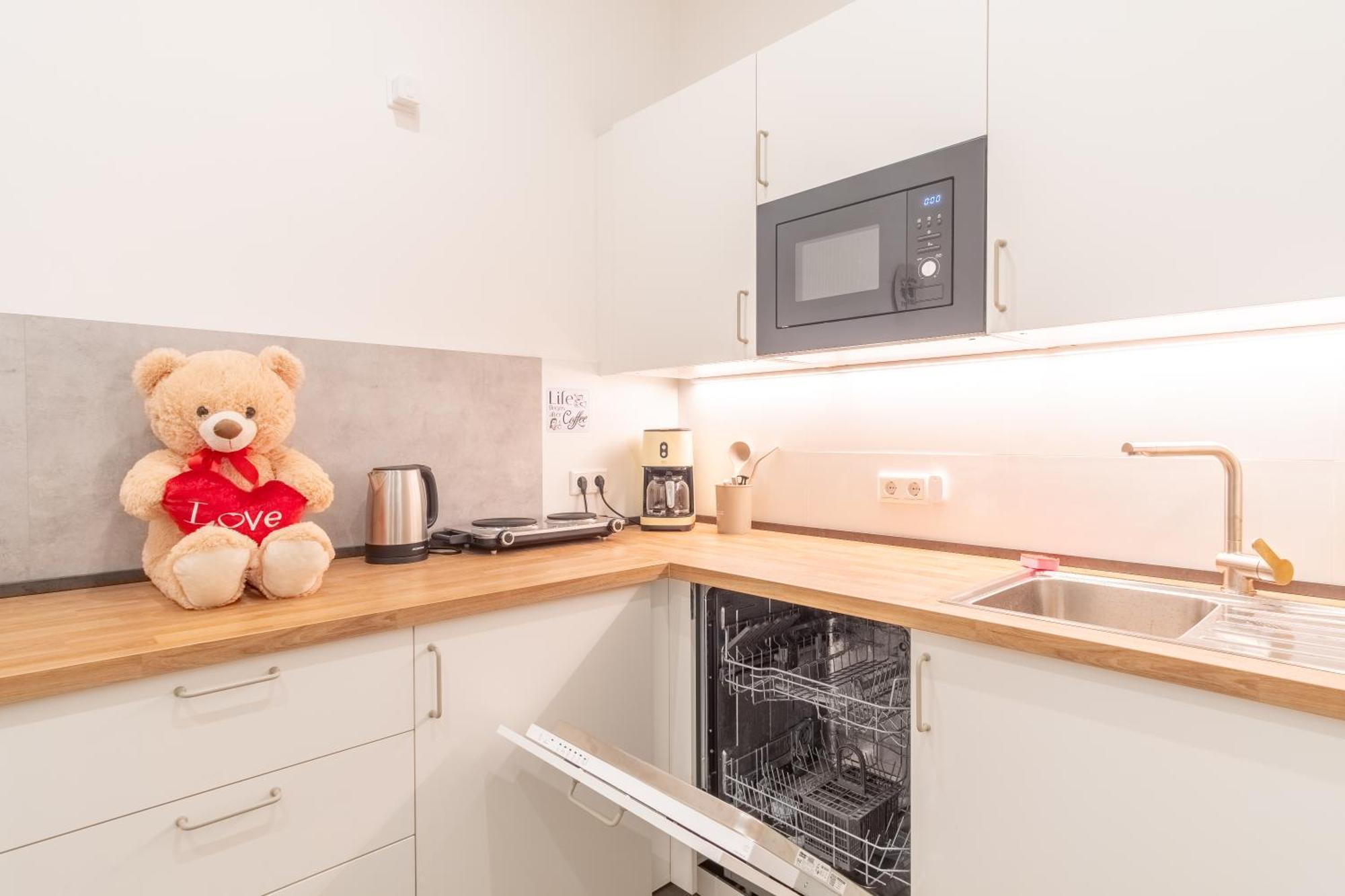 65 Zoll 4K Tv, Disney Plus, Soundbar, Kostenloser Kaffee, 5 Raeume Лейпциг Екстер'єр фото