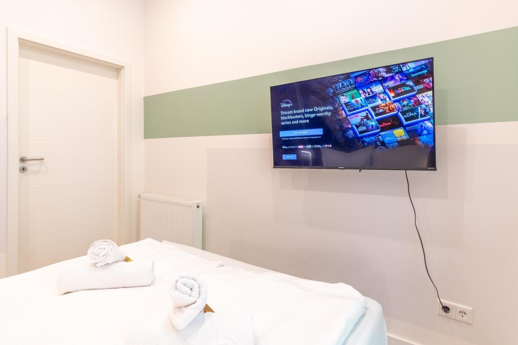 65 Zoll 4K Tv, Disney Plus, Soundbar, Kostenloser Kaffee, 5 Raeume Лейпциг Екстер'єр фото